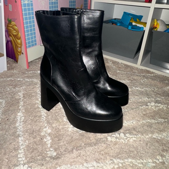 Gianni Bini Shoes - GB black leather booties